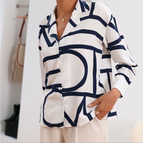 Navy and White Striped Women's Top Size XL - Picture 3 of 10